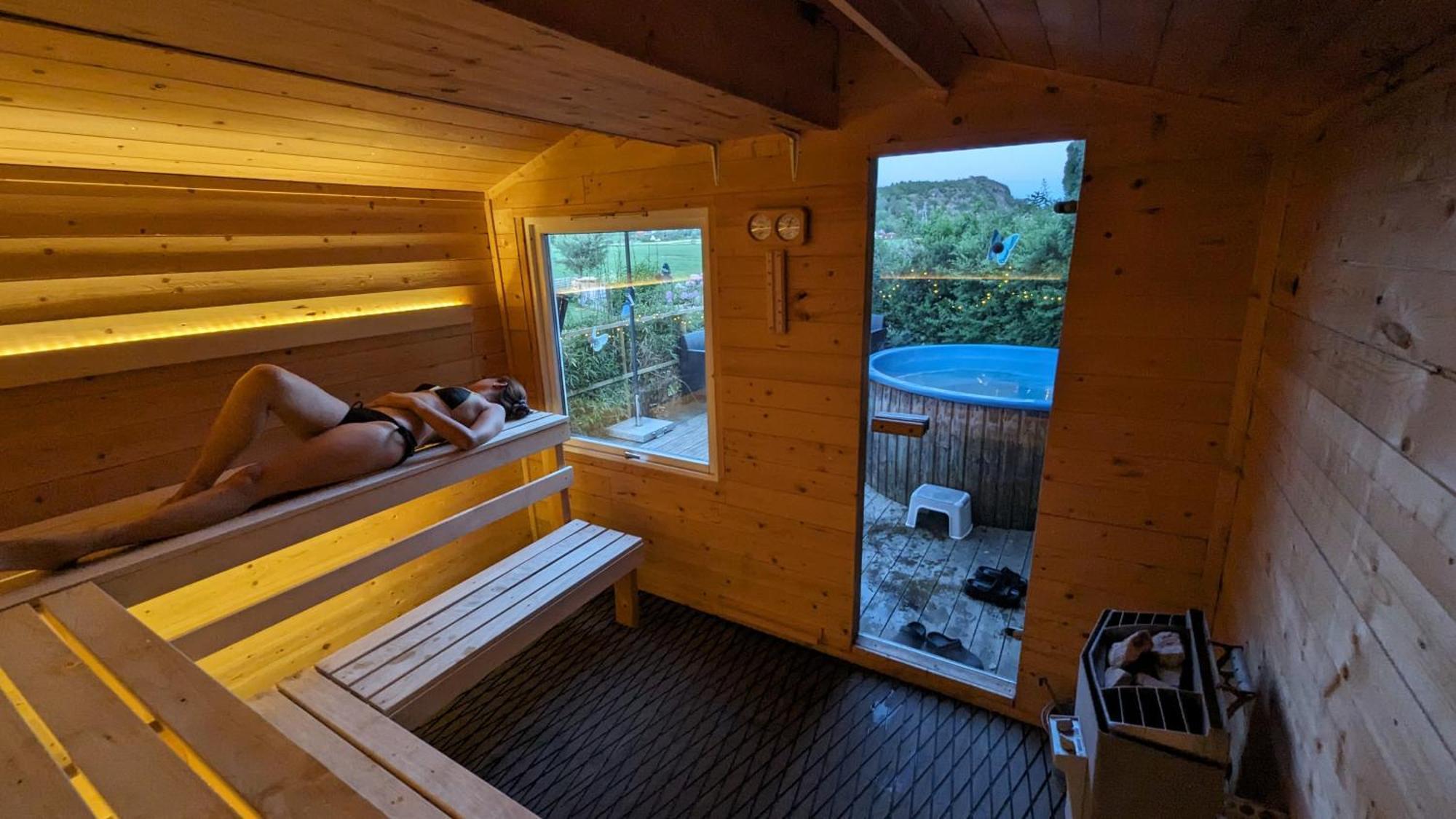 Mikael'S Bed & Spa Apartment Санефьор Екстериор снимка